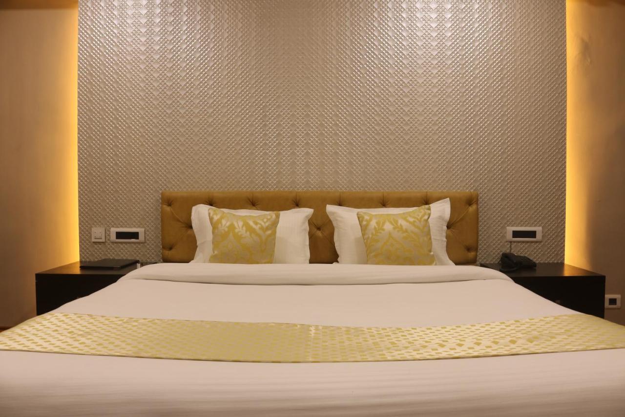 Hotel The Kalyaniz Guwahati Exterior foto